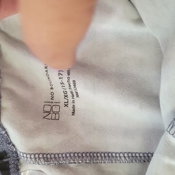 3/$12 Set of No Boundries leggings - Picture 6 of 11